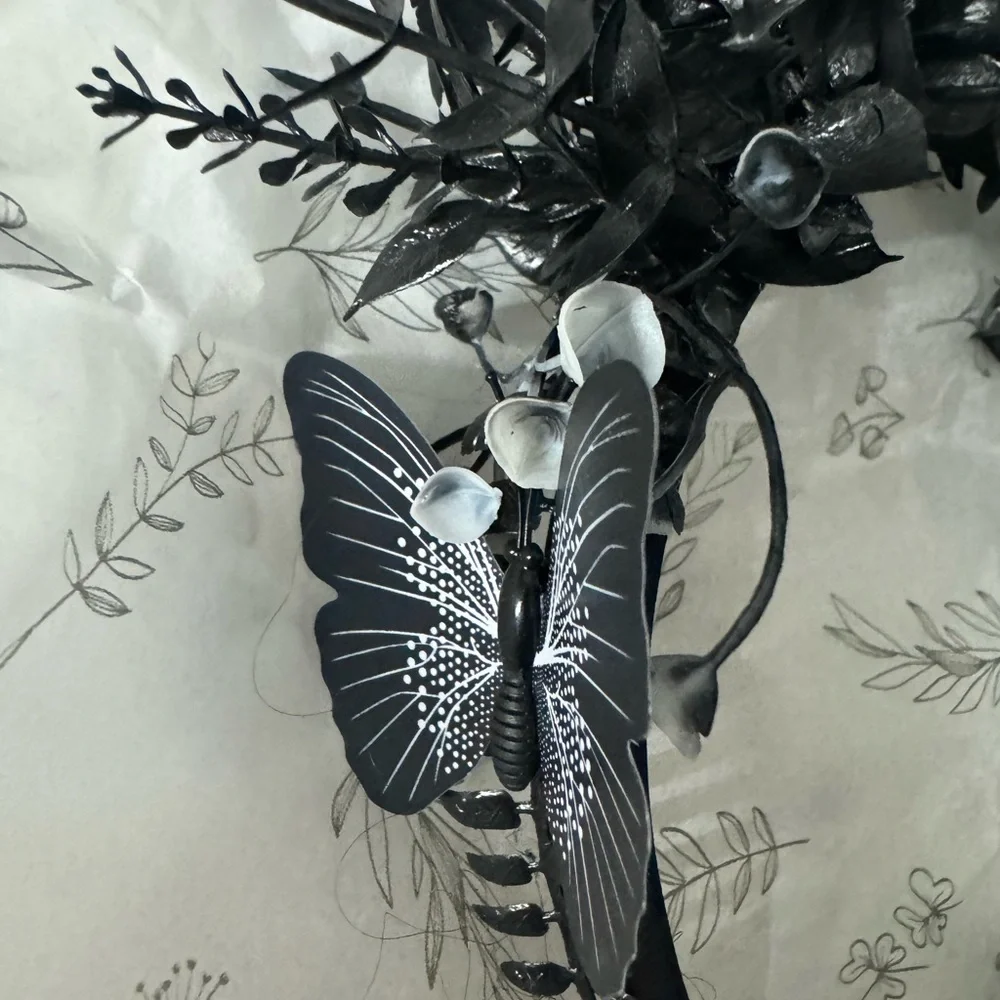 Chic Black Butterfly and Floral Headband - Picture 4 of 6